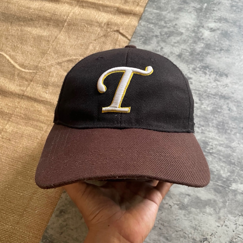 Topi Baseball Logo T Cap
