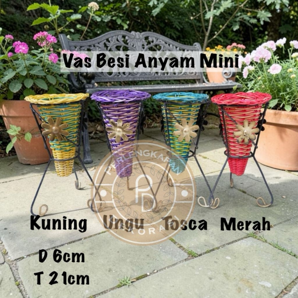 Dekorasi Taman Vas Bunga / Pot Bunga / Vas Anyam Kaki Besi /Pot Anyam Kaki Besi