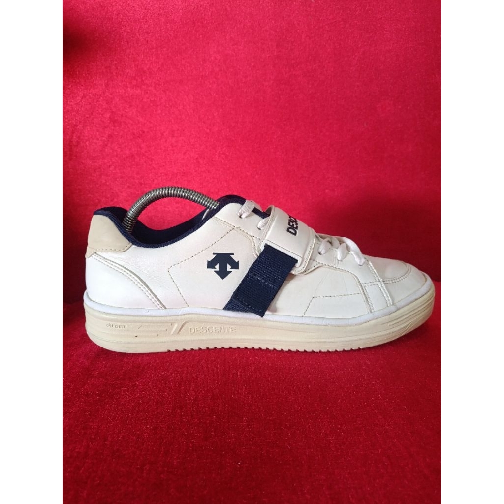 Sepatu sneaker running basket hiking outdoor second seken branded Descente ori
