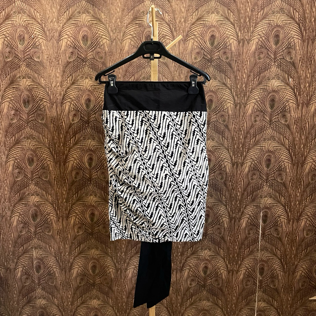 Rok Span Batik Model Ada Tali Warna Hitam Putih