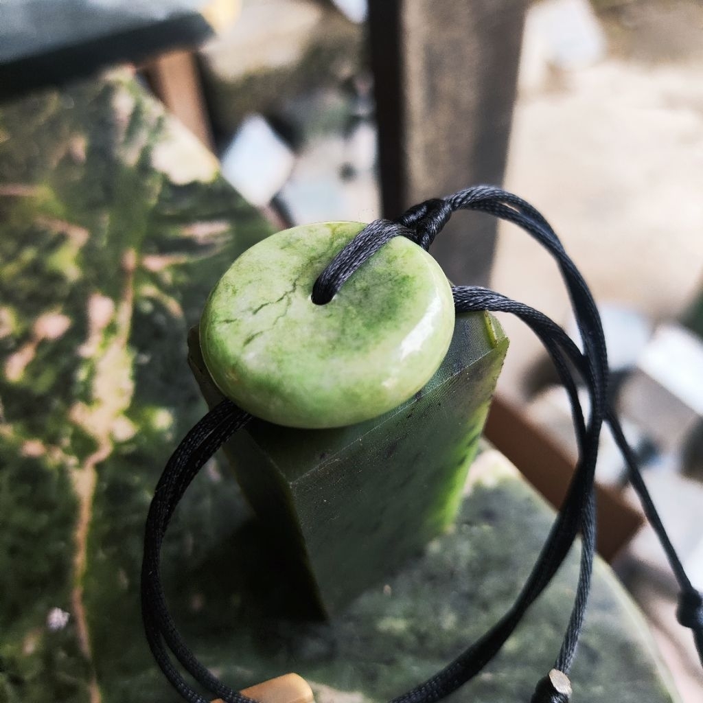 Kalung liontin batu giok aceh