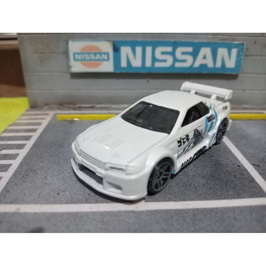 Hotwheels Nissan R-32 Godzilla.