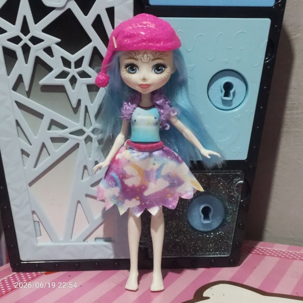 Boneka Barbie Enchantimals