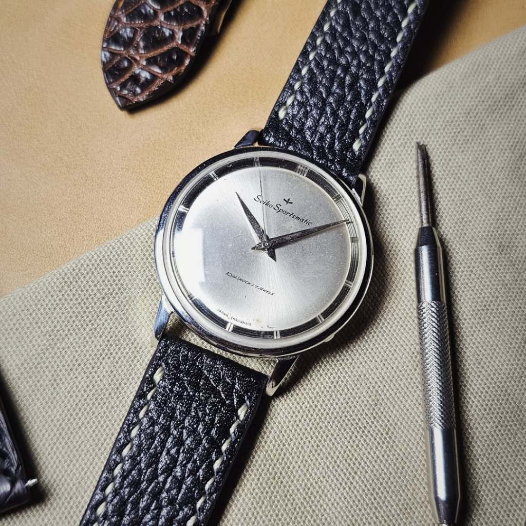 Vintage 1960s seiko sportsmatic tuxedo dial