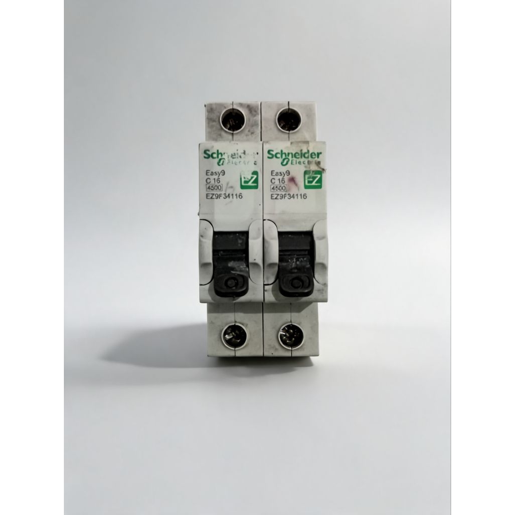 MCB Schneider easy9 tuas hitam 1 phase bekas