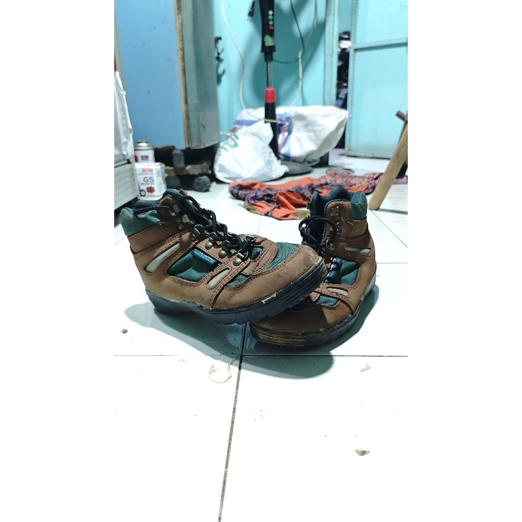 Sepatu Prospecs