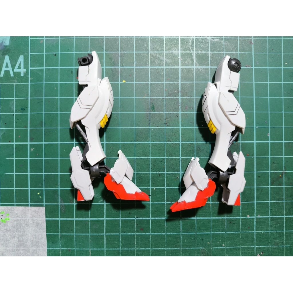 HG Bandai Gundam Barbatos leg part