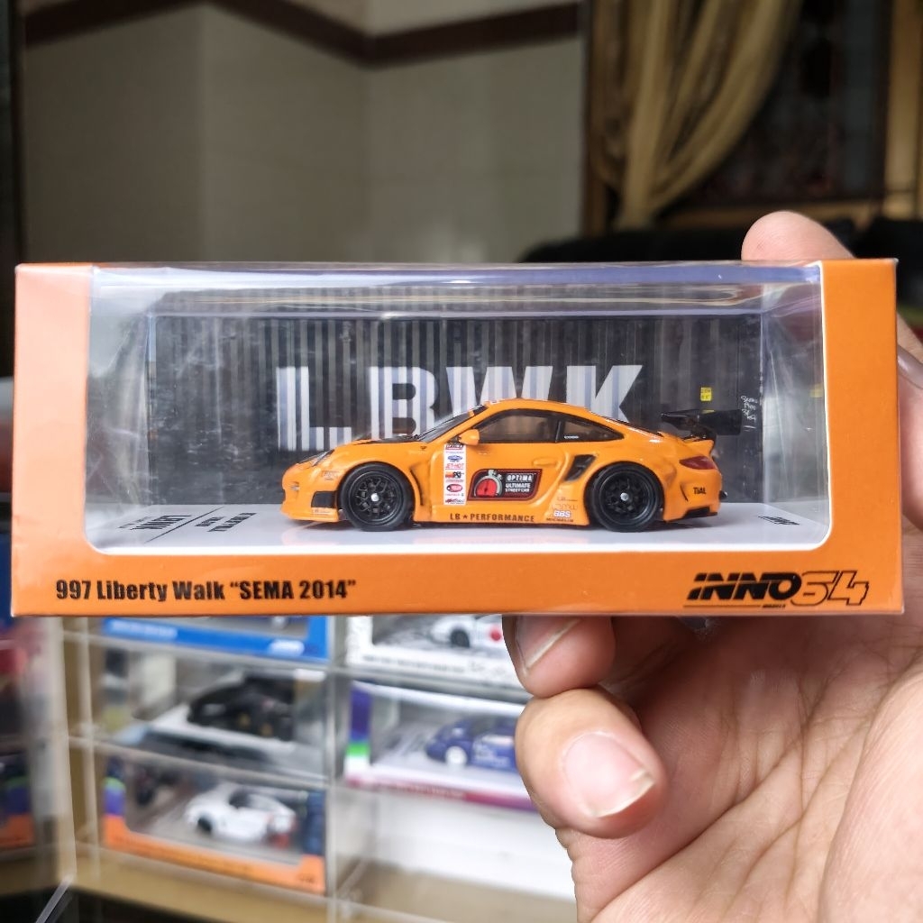inno64 porsche 997 lbwk orange sealed