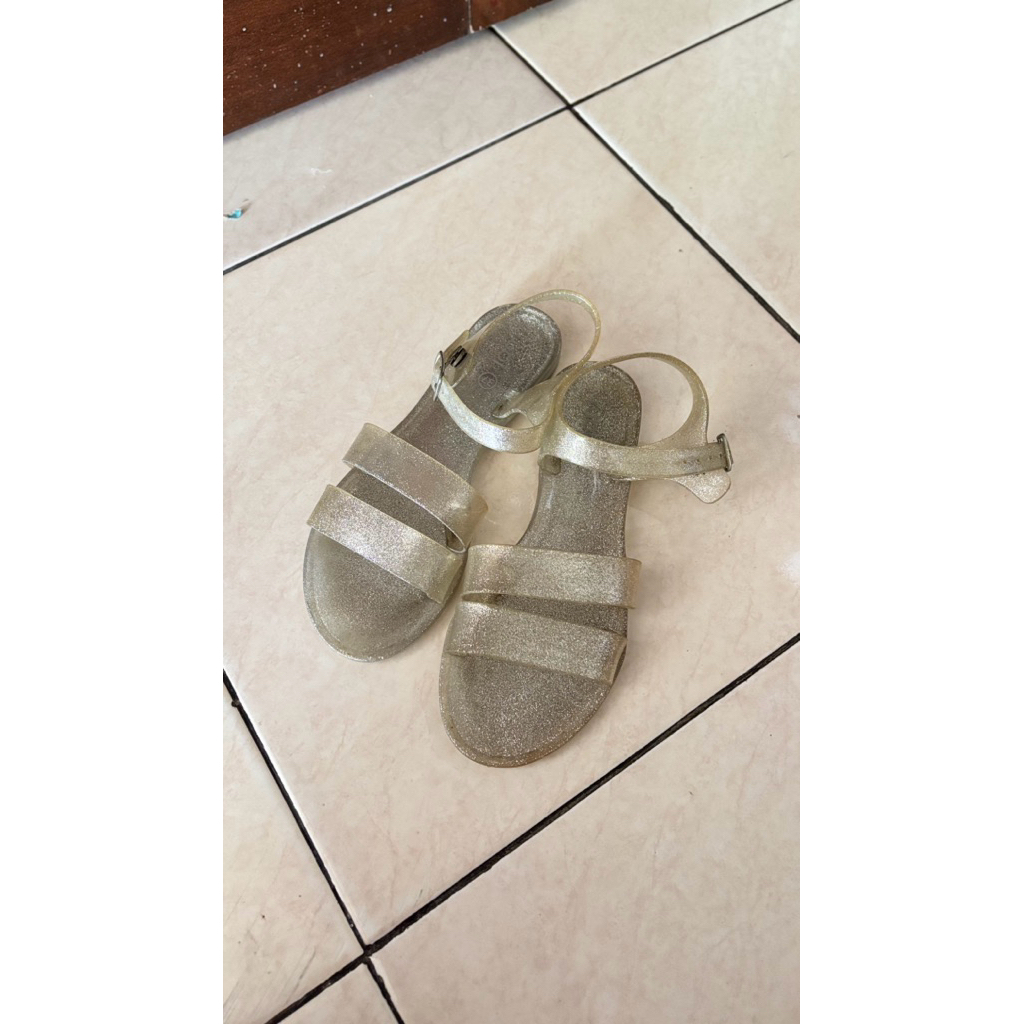 Preloved Sandal Rubi