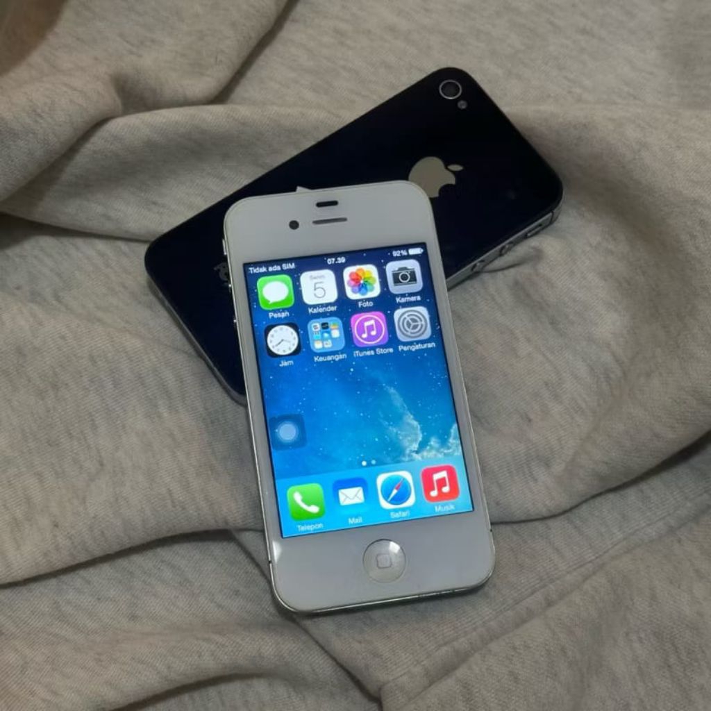 - iPhone 4s Second Original 100% Mulus | No Baterai Turun Parah