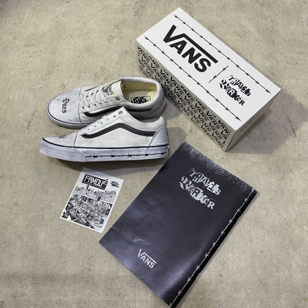 vans old akool x travis barker size 42 / 9 free megazine socks