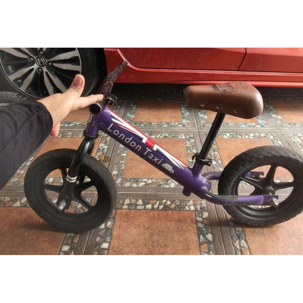 Preloved Balance Bike London Taxi Second Ori