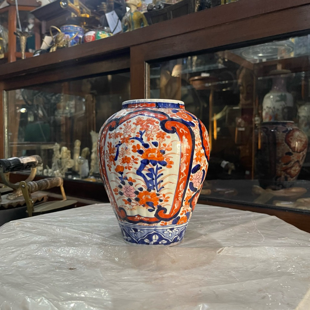 Vas Porselen Jepang Imari Lukis Tangan