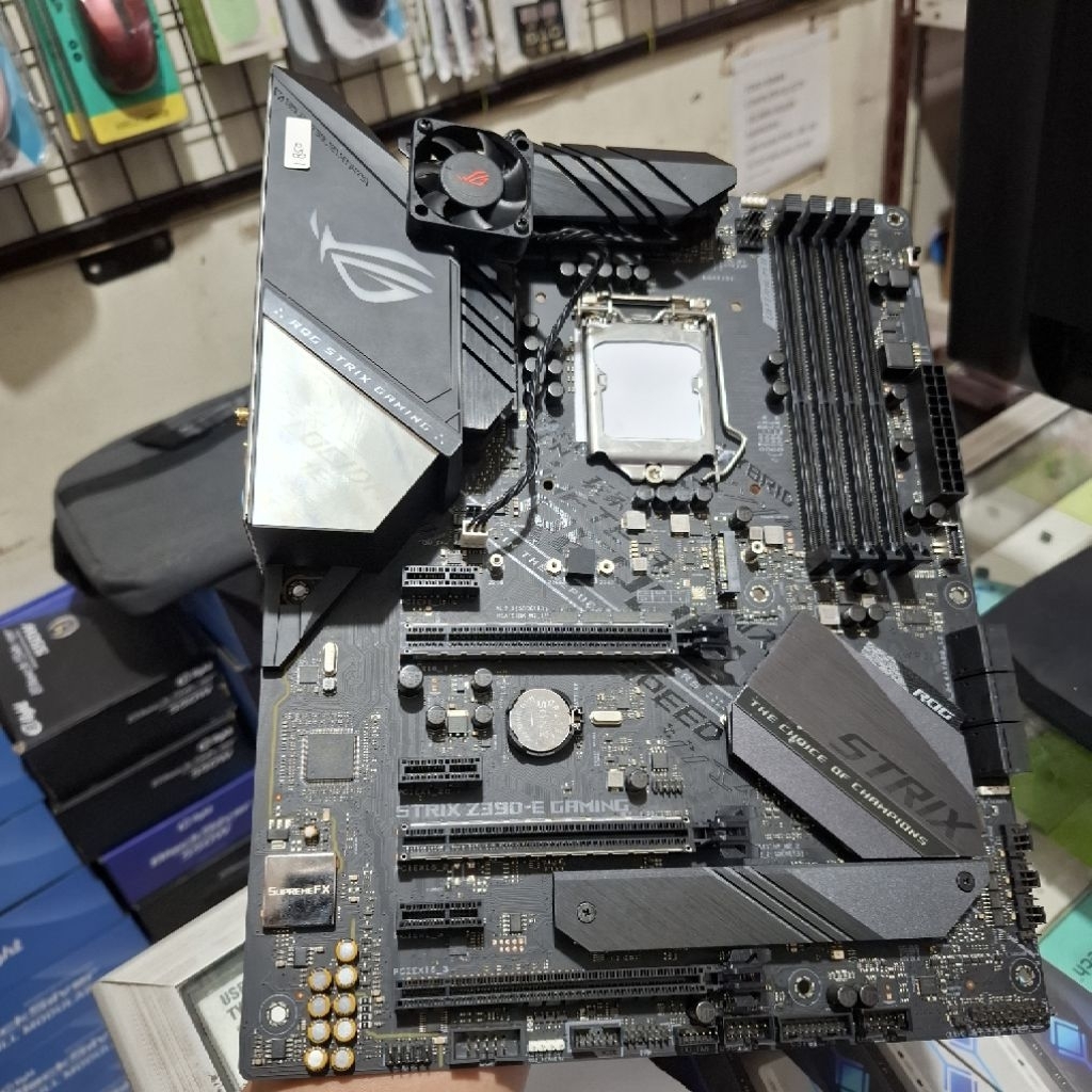 MOTHERBOARD ASUS ROG STRIX Z390-E GAMING - MOBO ASUS Z390 LGA 1151 LIKE NEW