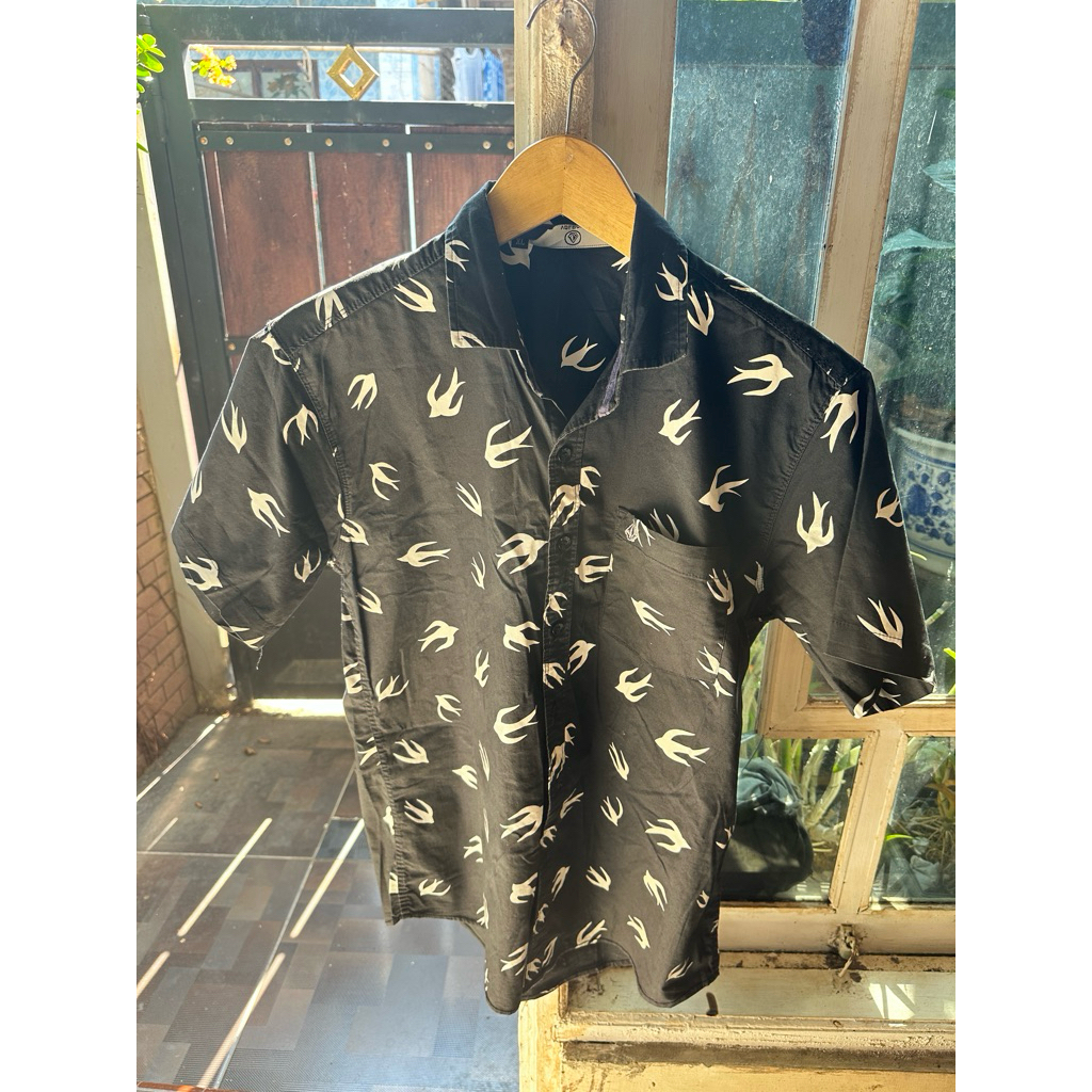 kemeja preloved brand volcom