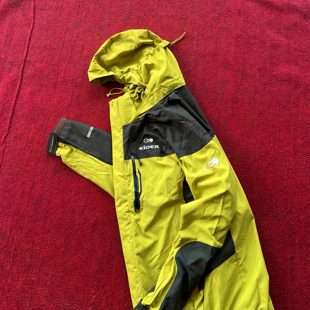 jaket eider gorpcore Size : L (P : 72cm X L : 58cm) minus