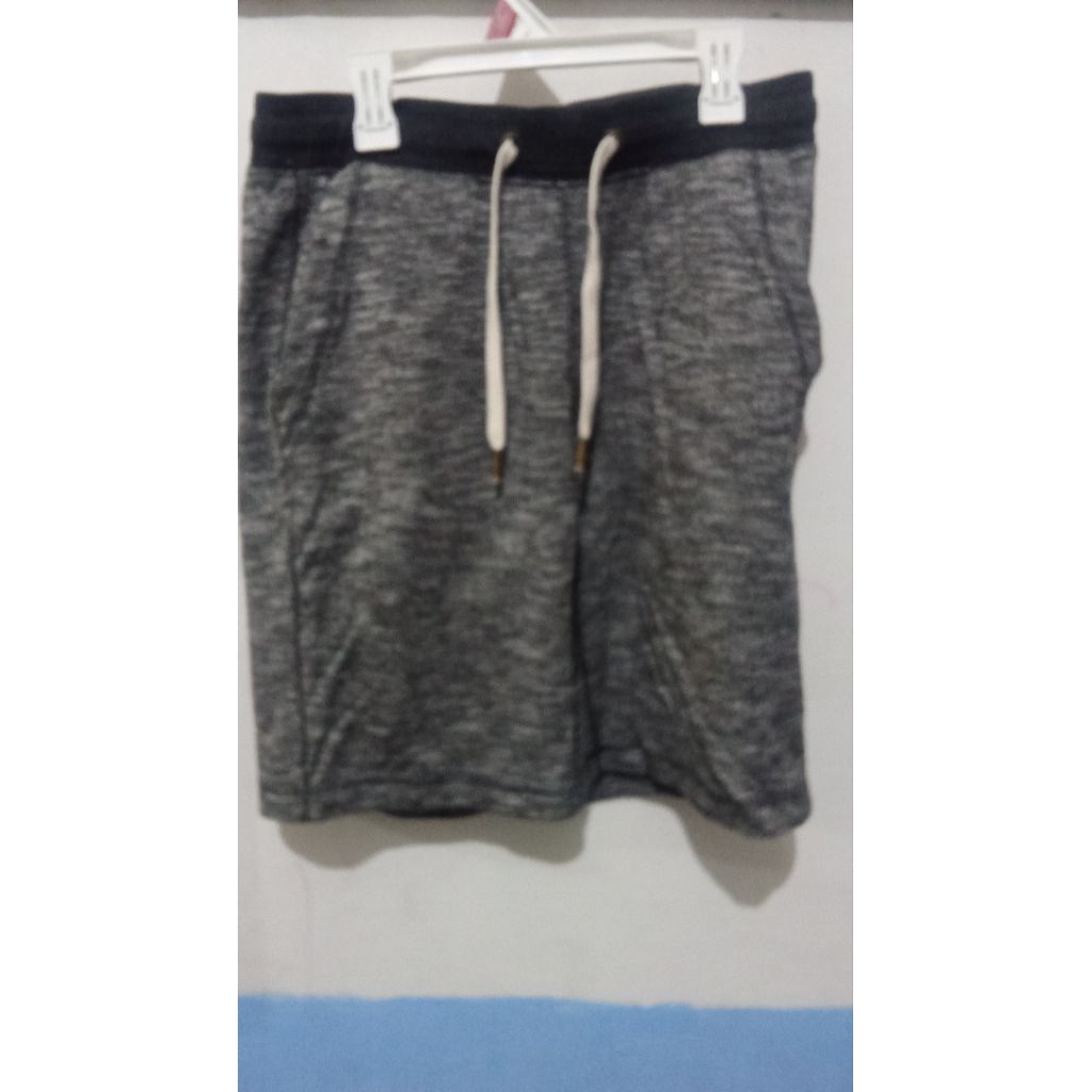 Celana Pendek GU