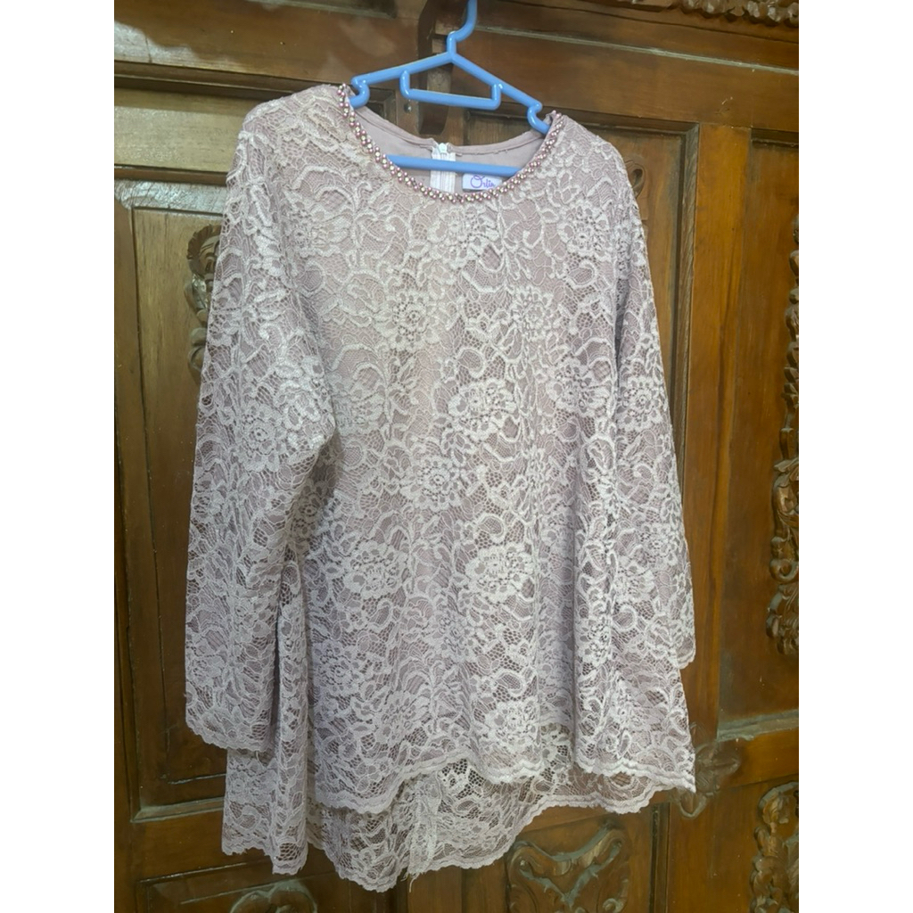 Baju Brokat Kondangan Lilac Ungu Muda