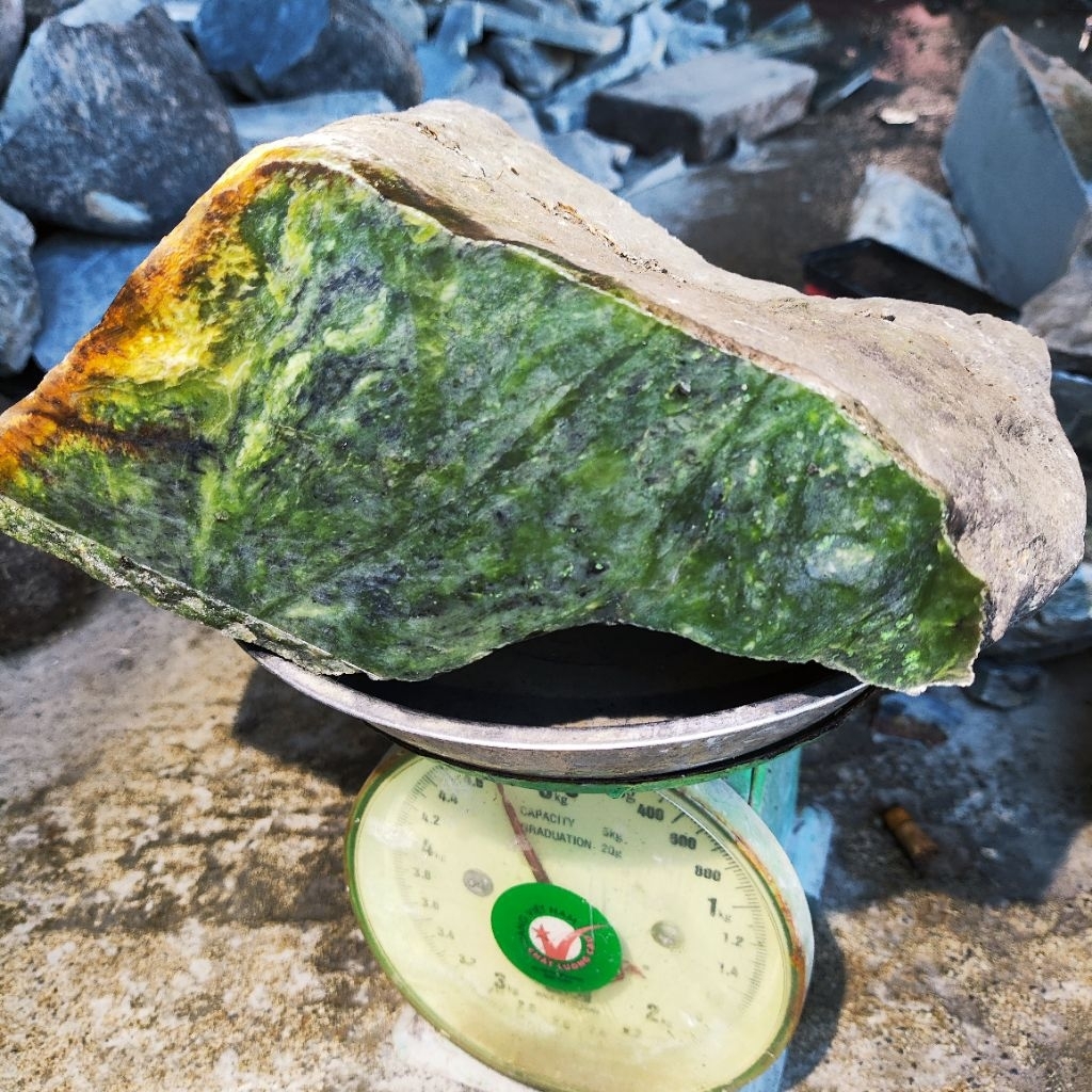 BATU GIOK ACEH  NEPHRITE JADE SUPER 4KG