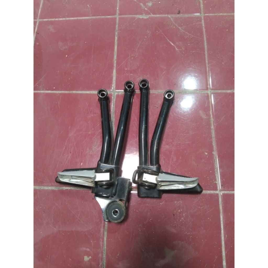footstep belakang original GSX 150 FI
