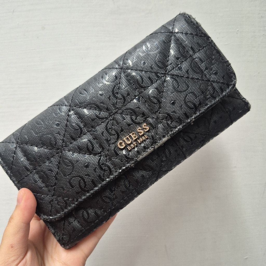 Preloved Dompet Guess Malia slg multi clutch Hitam