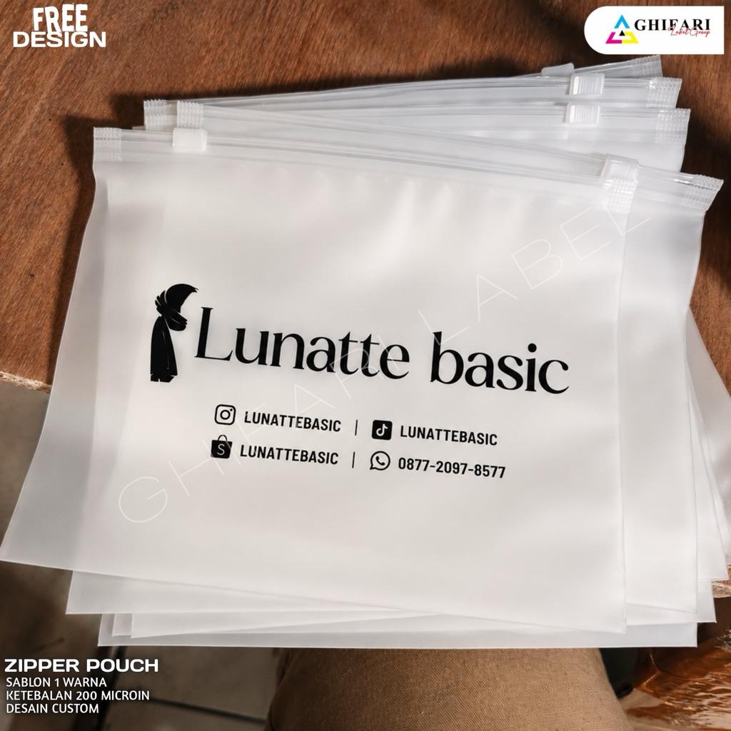 Zipper Custom Design 100 Pcs Ukuran 15x20 17x25 Plastik Zipper Pouch Custom Logo Kemasan Produk Baju