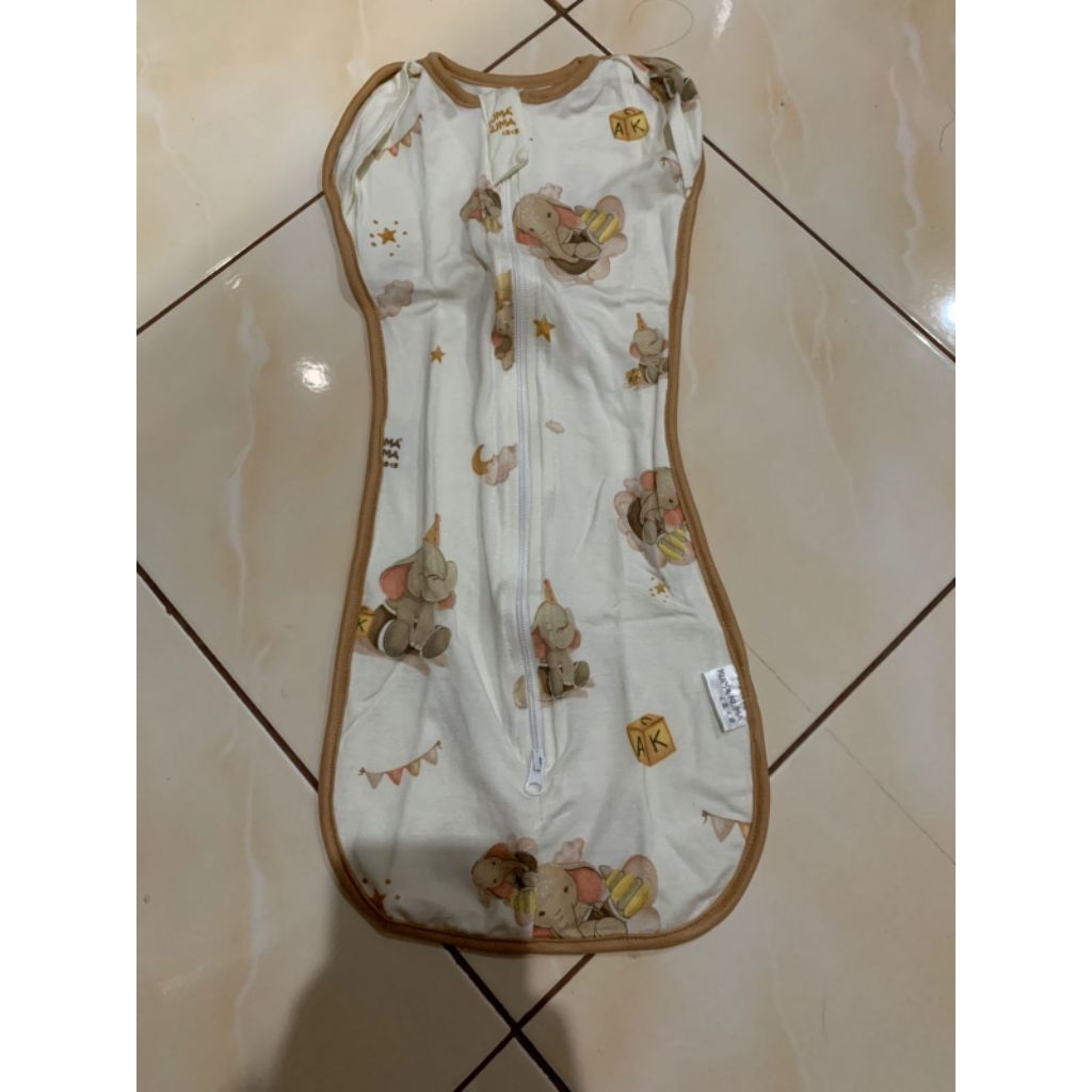 Preloved Kuma Kuma Bedong Instan / Swaddle