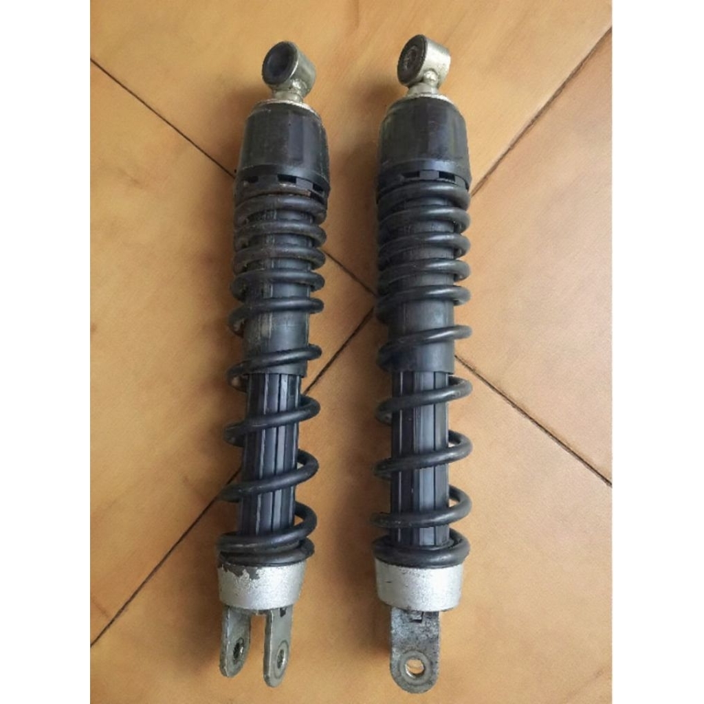 Shockbreaker skok belakang honda scoopy fi ban donat ori bekas