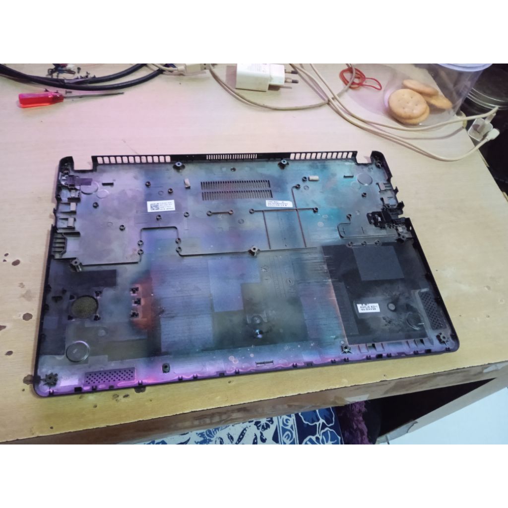 casing bottom dell vostro 5470
