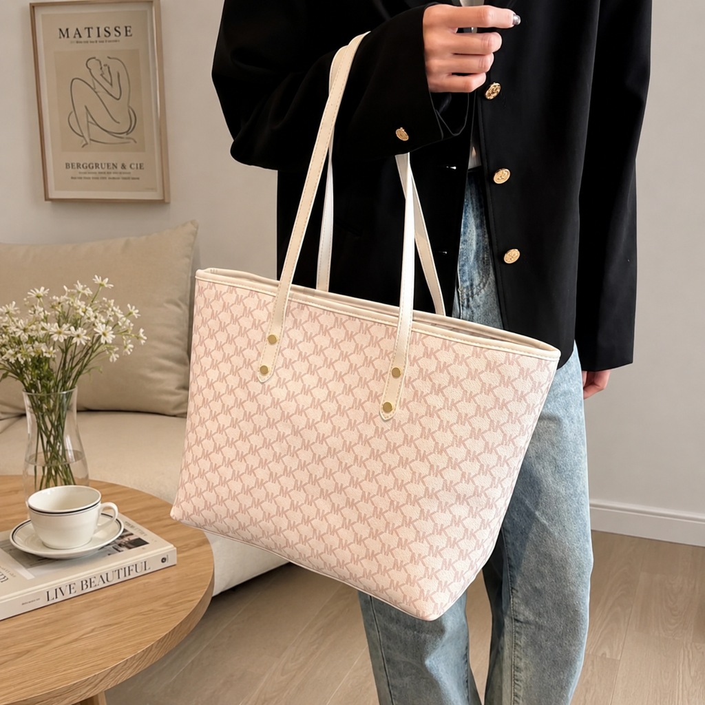 Tote Bag LUXY Free Gantungan Pompom - Tas Bahu Wanita Kekinian