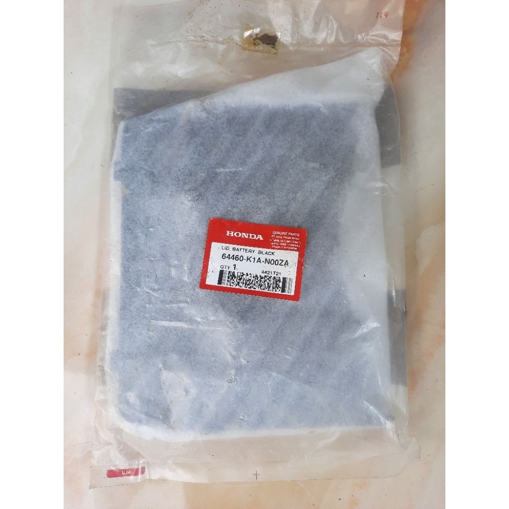 TUTUP accu Beat deluxe ahm