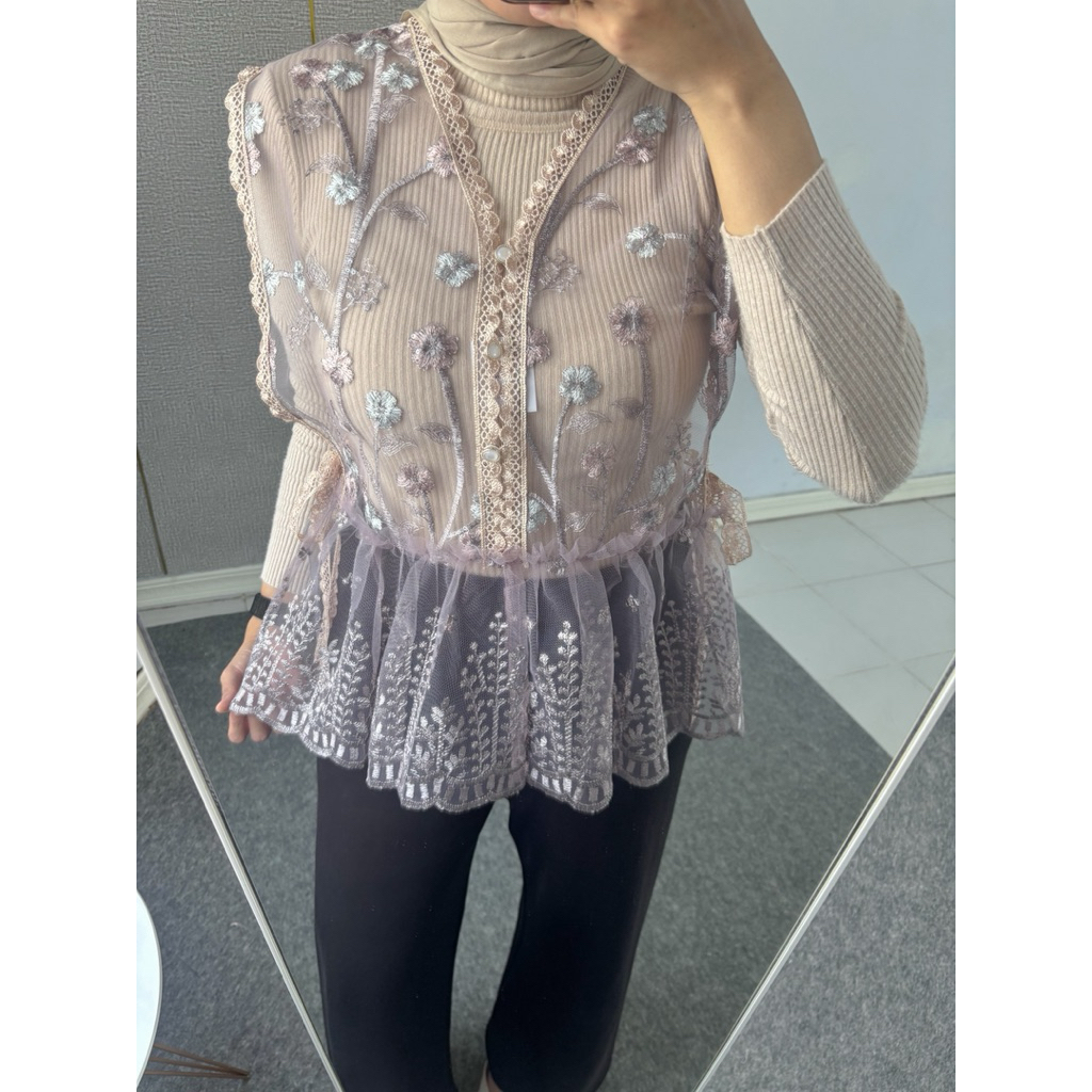 Dira vest brukat