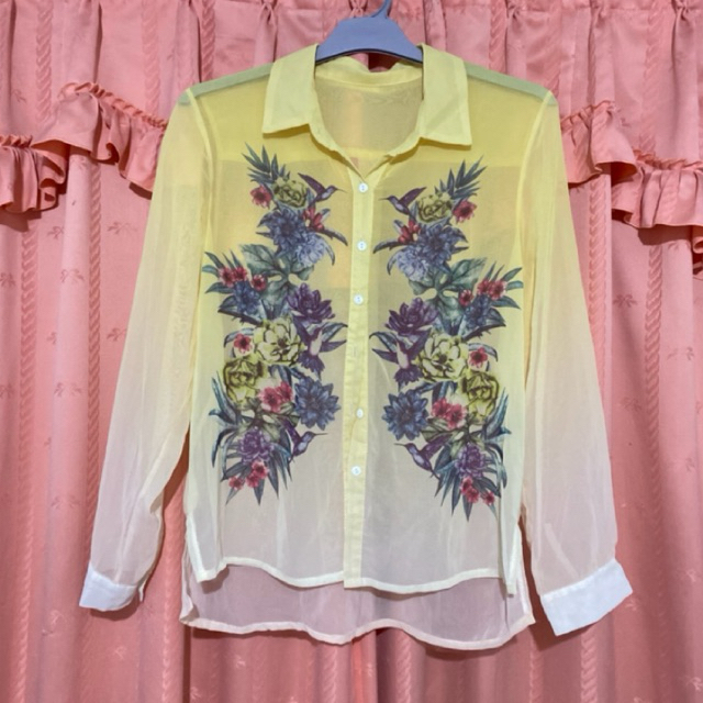 Floral Semi-Sheer Shirt Yellow Preloved || Kemeja Kuning Motif Bunga dengan Detail Transparan Prelov