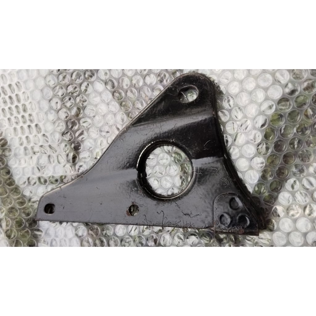 breket knalpot dudukan knalpot cantolan knalpot Honda GL100 gl100 GL125 gl125 original NOS