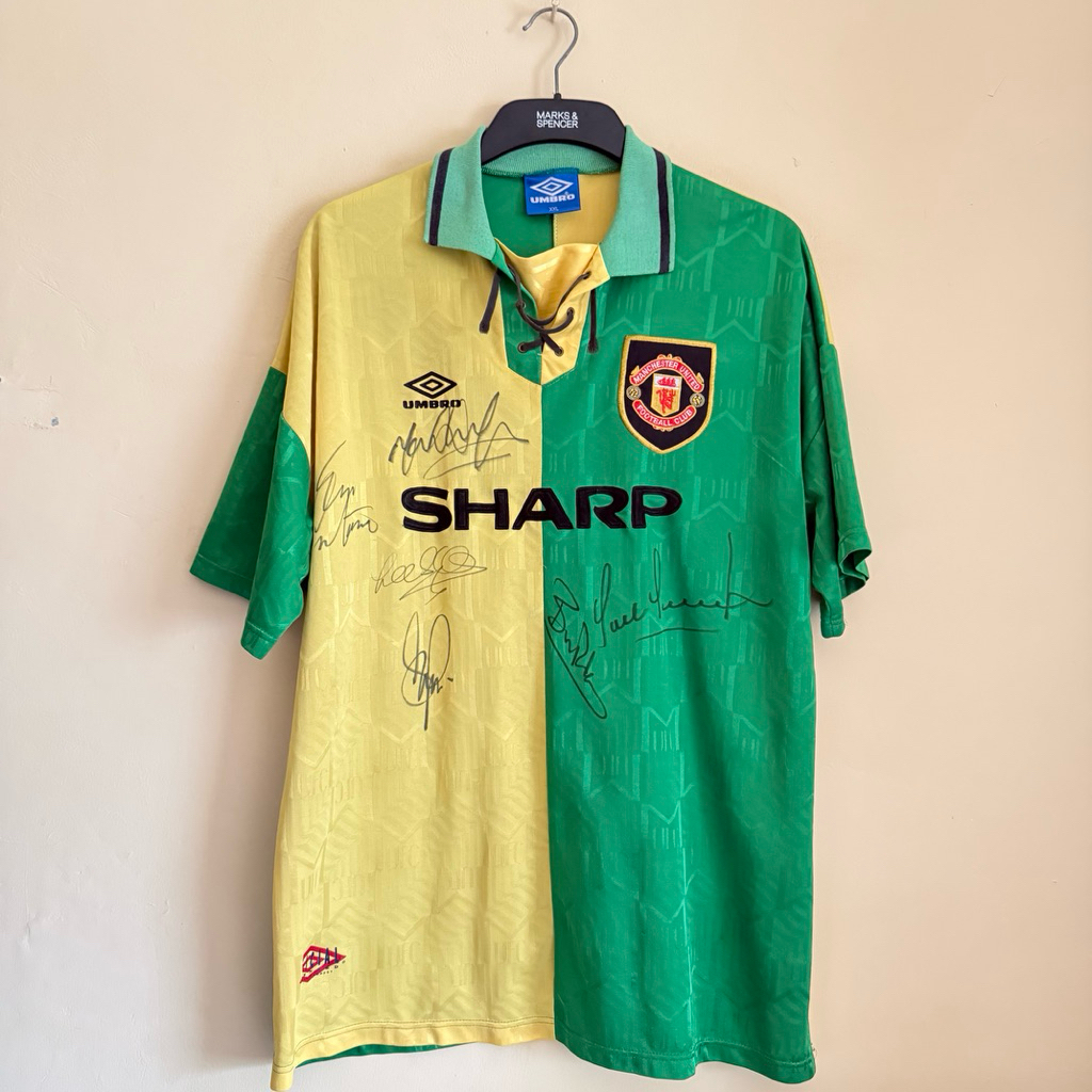 Manchester United Away 1992/1995 Newton Heath NH Taxi SS Signed by Eric Cantona, Mark Hughes, Lee Sh