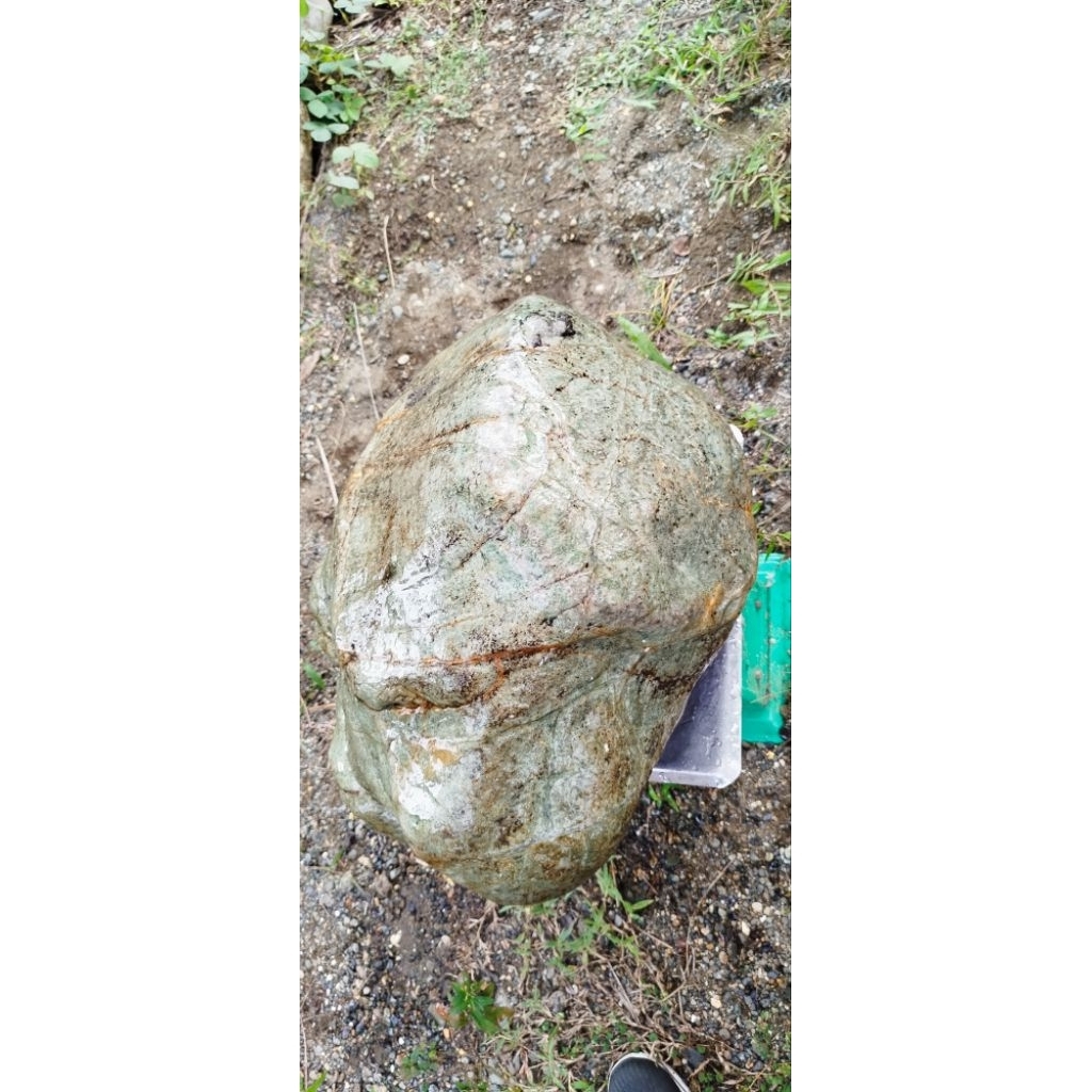 Natural Bongkahan Batu Idocrase Lumut Aceh 74,5 Kg