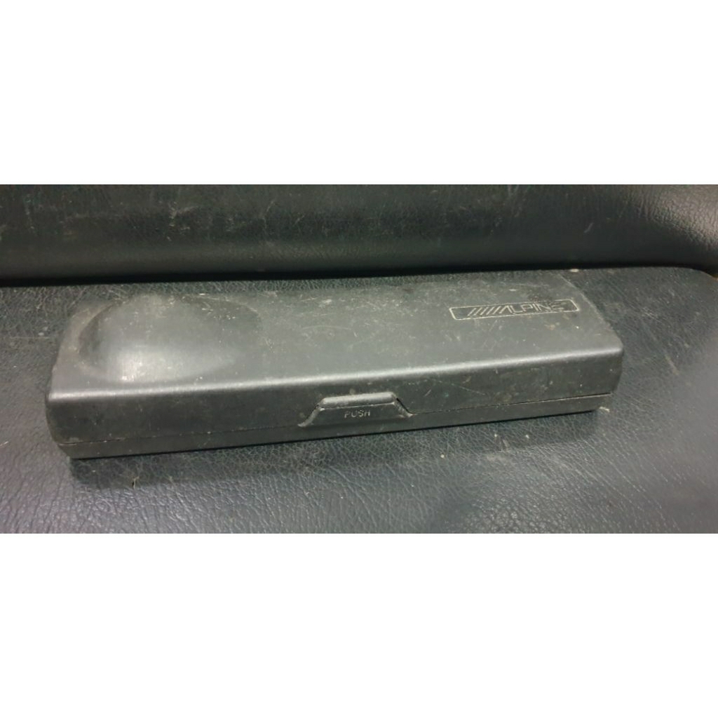 Pouch tempat muka head unit mobil Alpine single din bekas