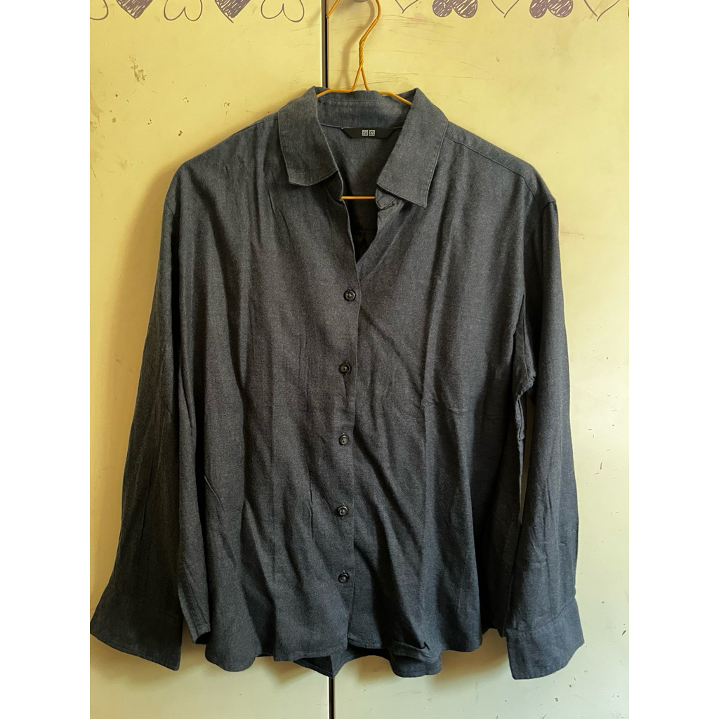 Uniqlo Kemeja Flannel Ringan Kerah Skipper