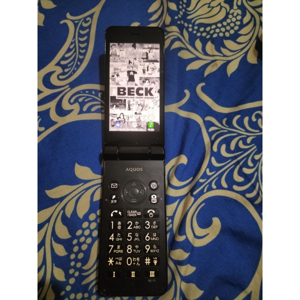 Sharp 601SH Flip Phone Keitai Japan Anime Collectible
