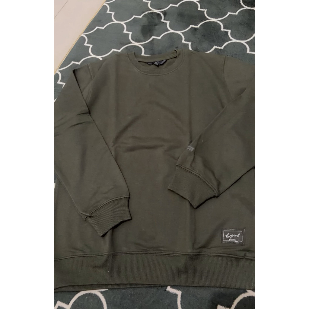 Preloved Sweater Details