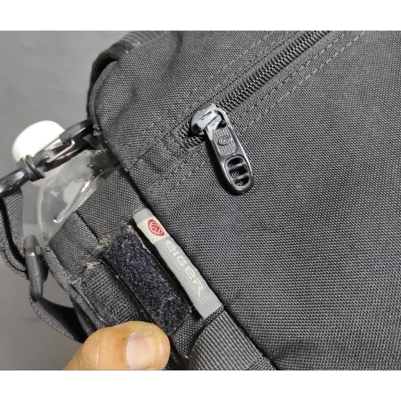 tas slempang eiger