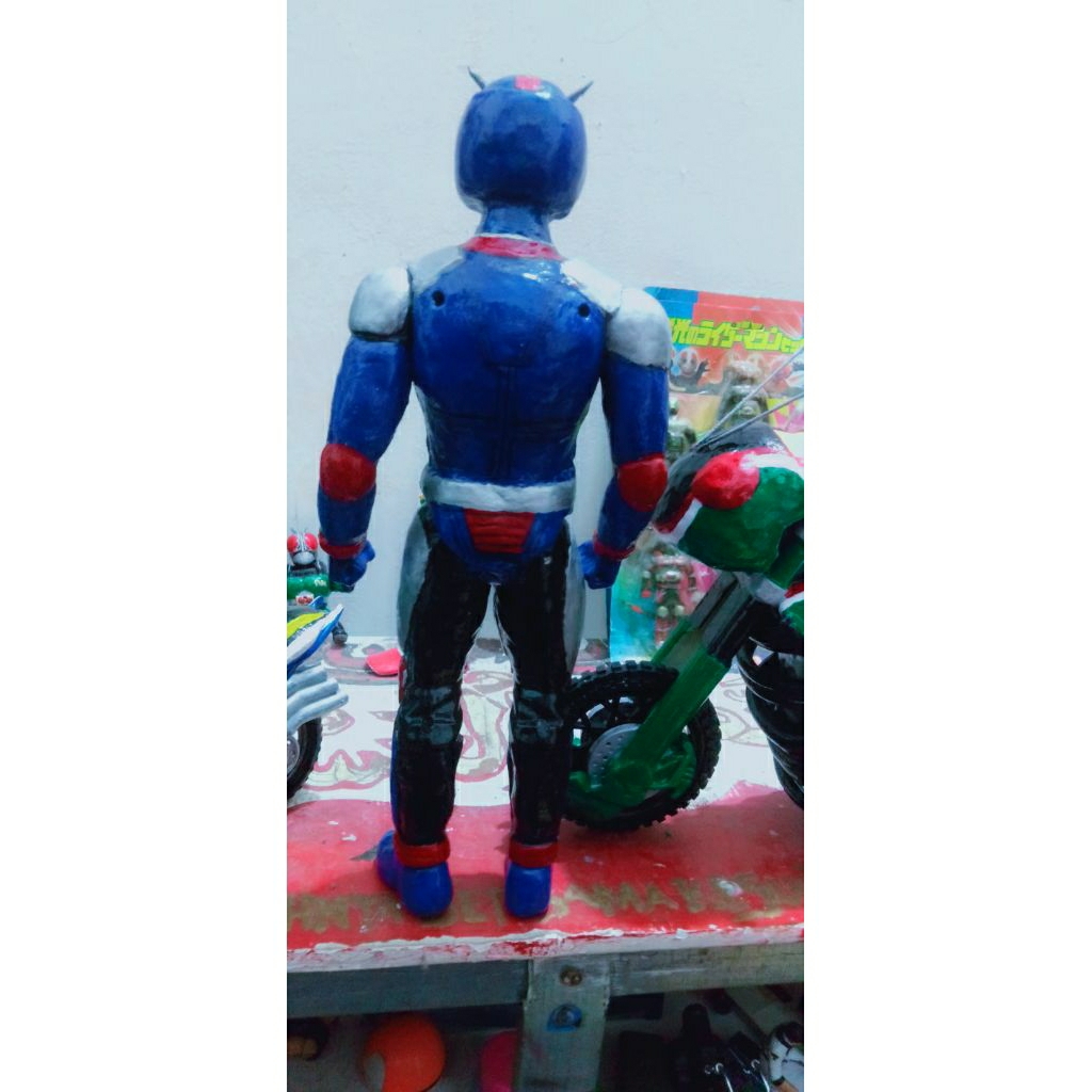 Action figure Kamen Rider BIO tinggi 30cm