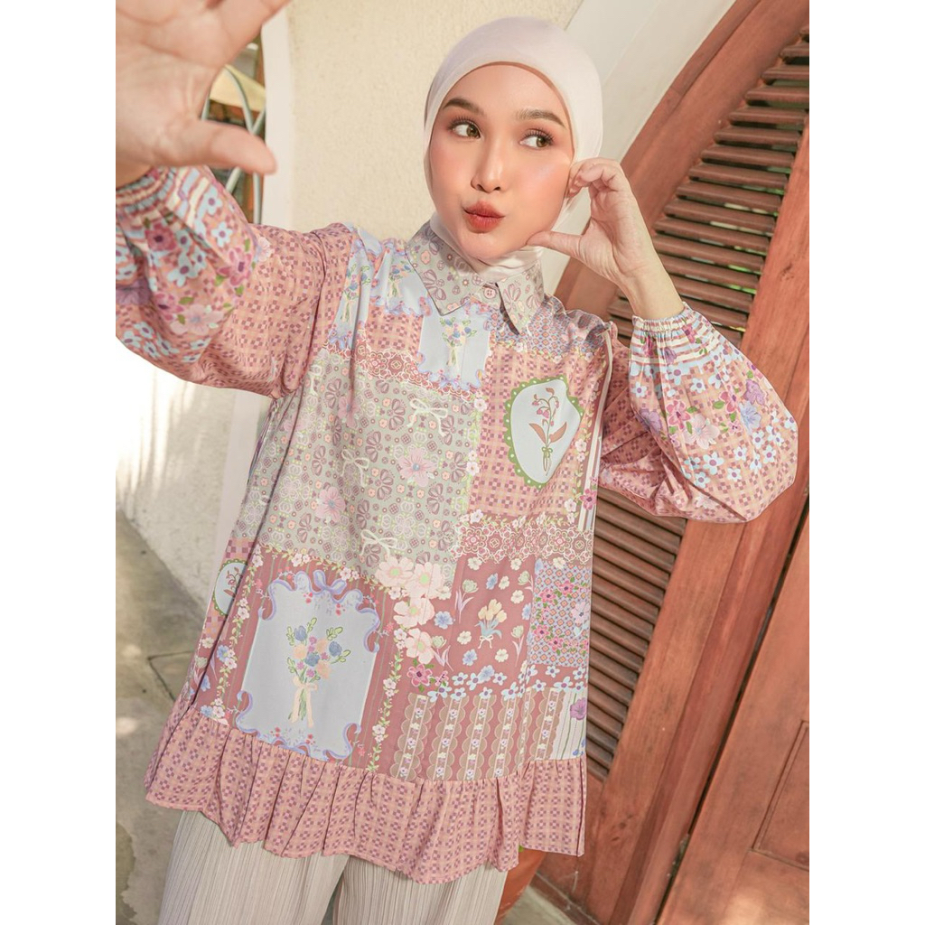 Kienka - Azalea Blouse Atasan Wanita Motif Bunga Monogram Printed Premium
