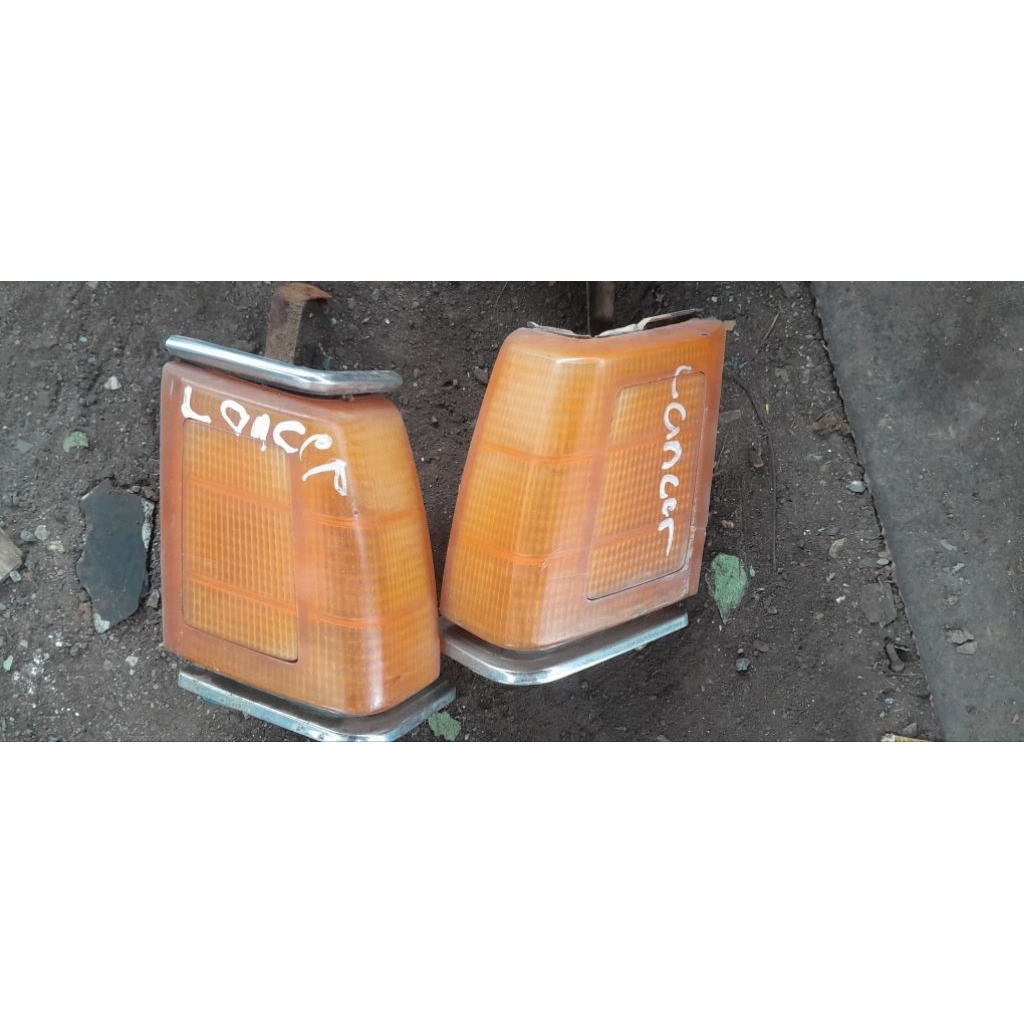 lampu sein corner mitsubishi lancer SL