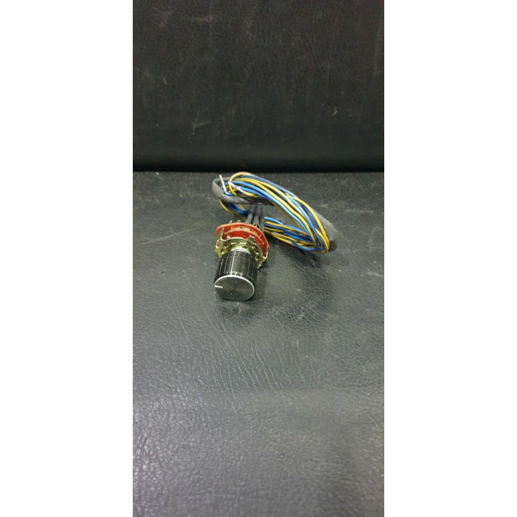 Potensio selector sinyal RCA audio bekas
