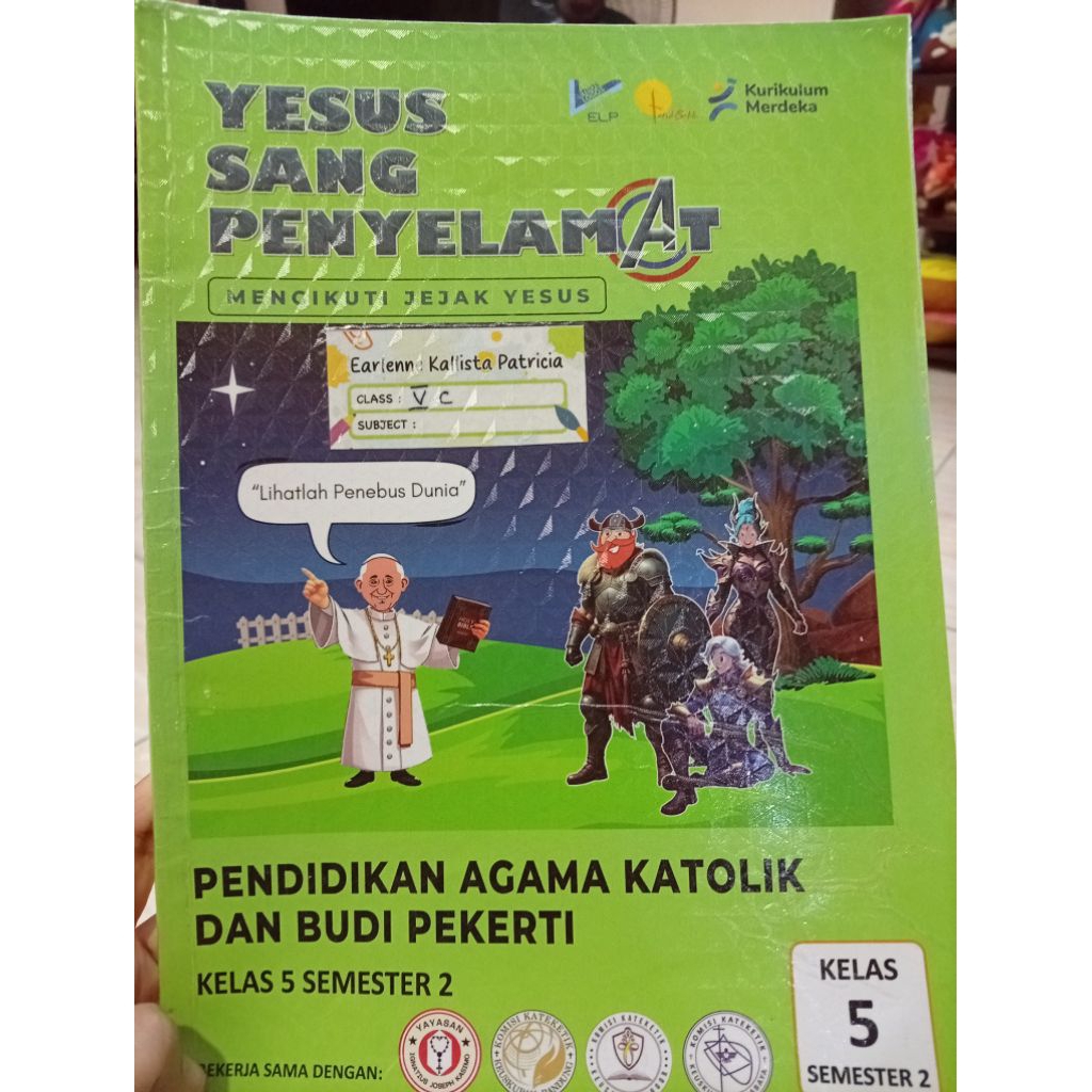 BUKU YESUS SANG PENYELAMAT KELAS 5SD