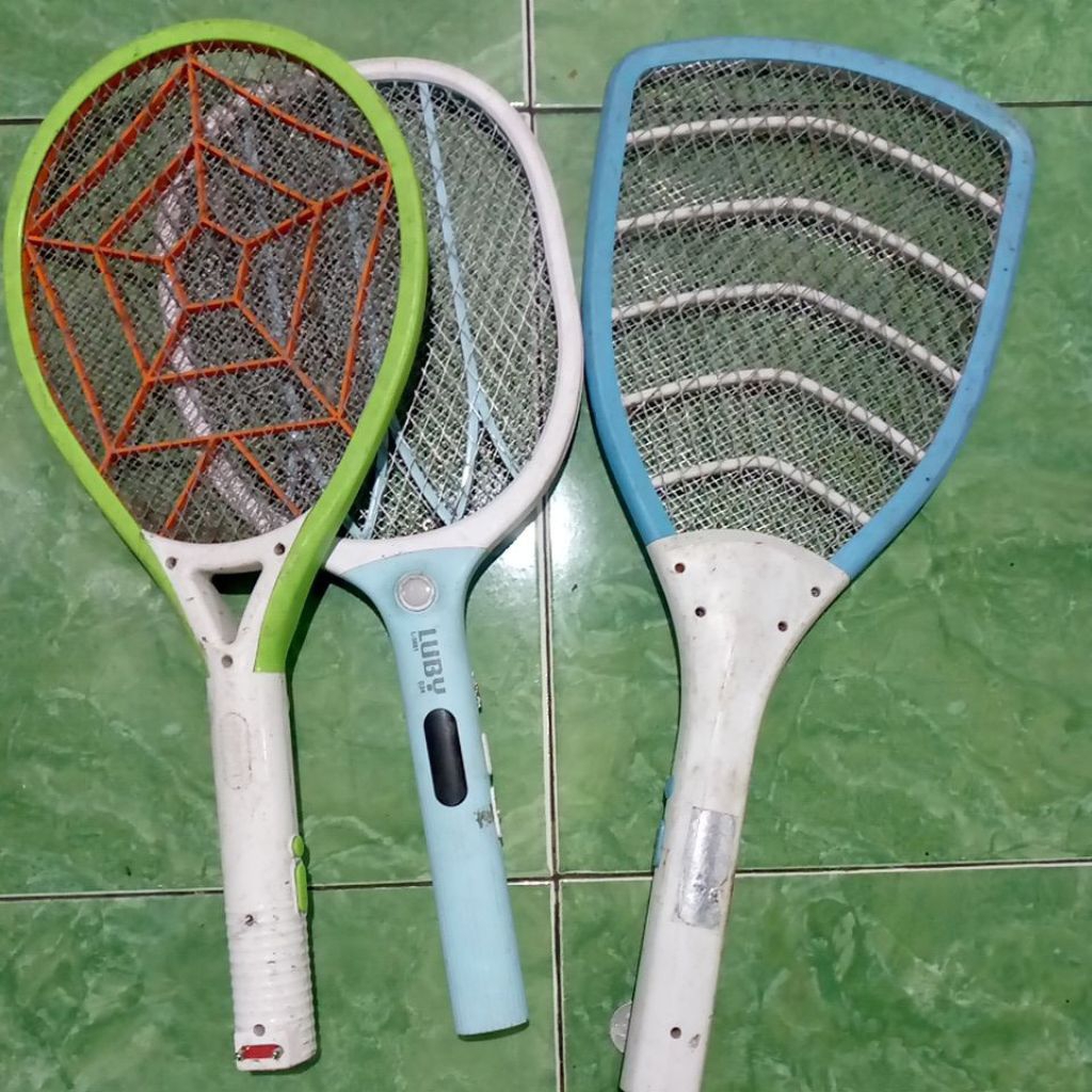 RAKET NYAMUK (GEMBLING) BAHAN SERVISAN