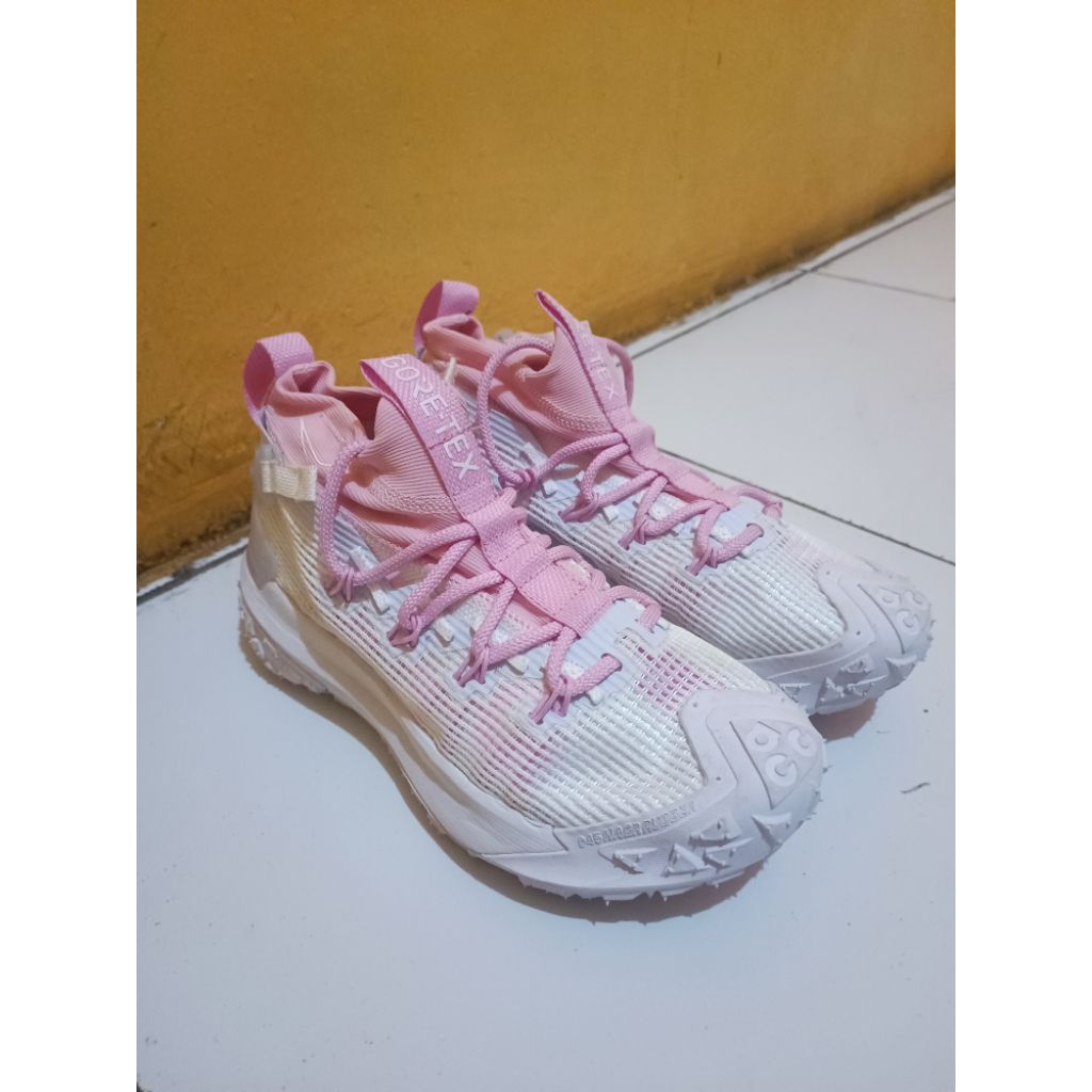 sepatu acg second 39