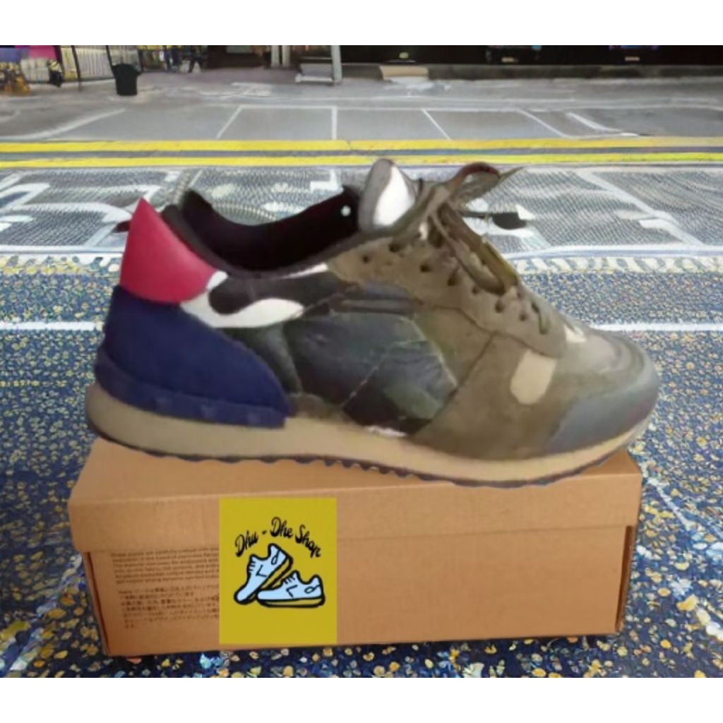 Sepatu Sneaker Valentino Garavani size 40 original itali mewah