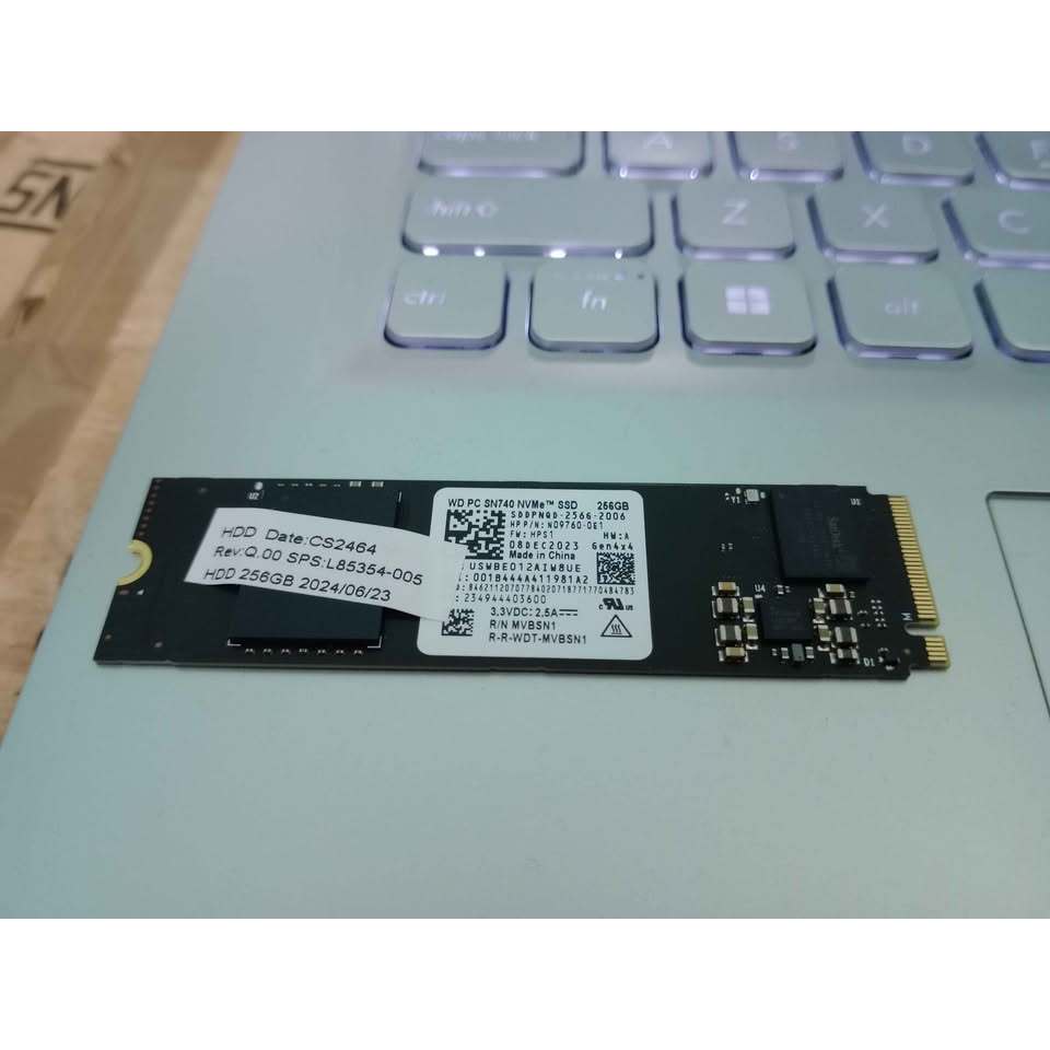 ssd nvme 256gb Gen4 ori copotan merk WD sn740 kondisi like new